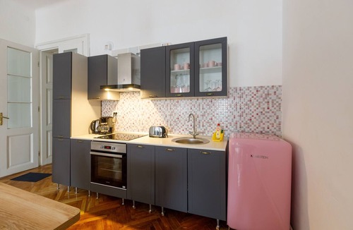 Brasov City Centre Apartment | Mira Central Residence: Discover a historical apartment in the Heart of the City