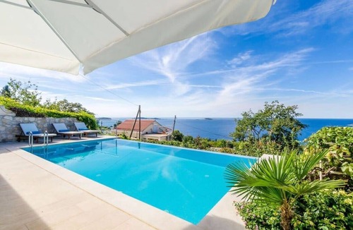 Zavrelje Villa | Mlini's Creative Villa overlooking the Sea