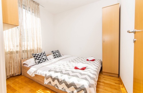 Old Town Apartment | Modern 2BDR apartment in the center- FREE PARKING