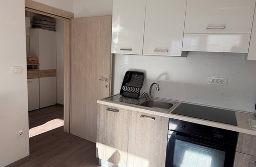 Bled Apartment | Modern apartma located in a quiet street, located near the lake.