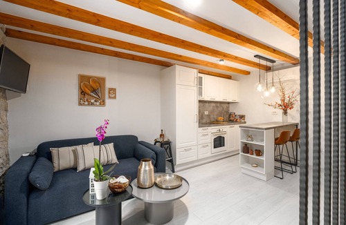 City Center Apartment | Modern apartment for 2 persons in the Porec old town , only 150m from the beach.