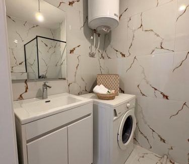 Jerli Talinovac Apartment | Modern Apartment for Rent Great Location