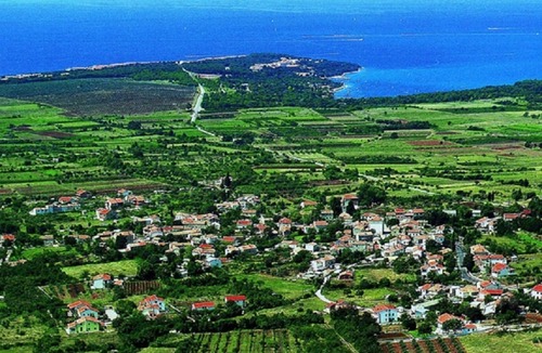 Tar Other | Modern apartment Noa II in Villa Valtrazza with pool in center of village Tar