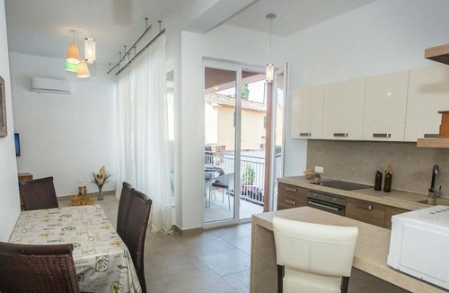 Tar Other | Modern apartment Noa IV in Villa Valtrazza with pool for 4 - 6 persons