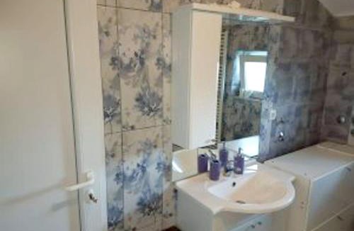 Belisce Apartment | Modern Apartment with Garden View in Belišće - 76 m²