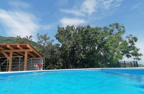 Kastel Stari Apartment | Modern apartment with heated pool&sea view