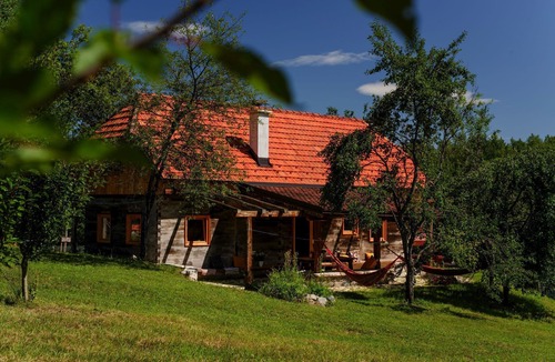 Vojnic Cabin | Modern cabin in nature for 6+2 ppl!