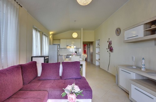 Galizana Apartment | Modern flat with balcony, BBQ, WLAN, air conditioning