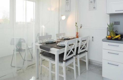 Velika Gorica Apartment | Modern & Luxury APT Zagreb Airport W free WiFi - One Bedroom Apartment