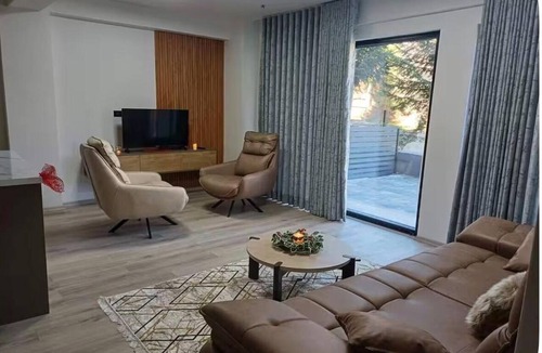 Restelicë Apartment | Modern Luxury Ski Retreat w/Stunning Mountain Views