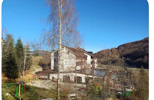 Restelicë Apartment | Modern Luxury Ski Retreat w/Stunning Mountain Views