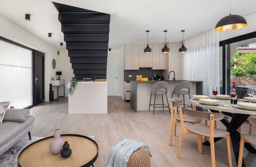 Gulici Villa | Modern New 4 bedroom villa with pool near Porec