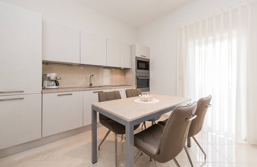 Novalja Apartment | Modern nook by the shoreline trail