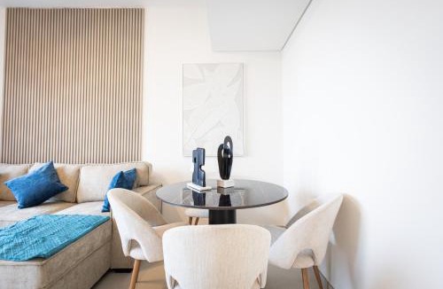 Abu Dhabi House | Modern Reem Island stay with stunning view