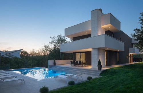 Vela Traba Villa | Modern Villa 55 with Pool and Spa