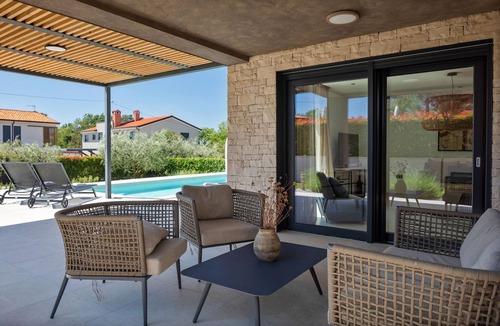 Kadumi Villa | Modern villa Albona with pool and jacuzzi in Porec