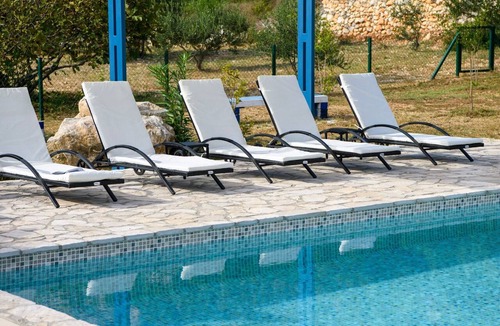 Zaostrog House | Modernes Ferienhaus in Zaostrog mit Beheiztem Pool by Interhome