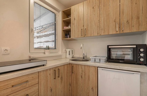Marindol Apartment | Natura Kolpa Studio w/Terrace, Adlešiči, Slovenia