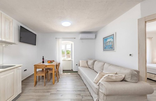 Zvonece Apartment | Nature & Pool Escape - Apartment 1, Zvoneća, Croatia