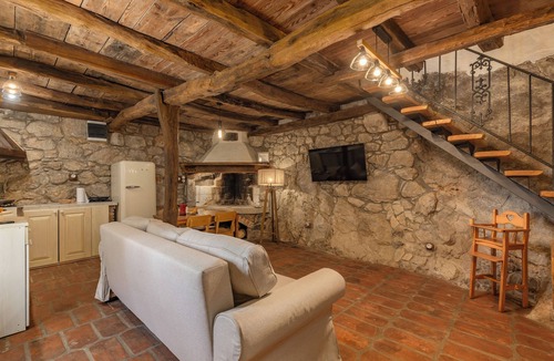 Zvonece House | Nature & Pool Escape - Stone House, Zvoneća, Croatia