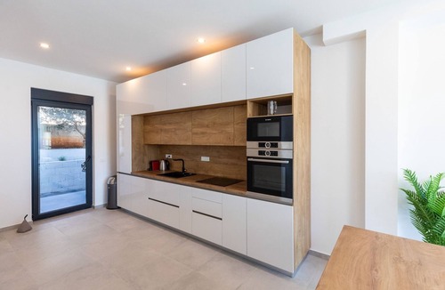 Veliko Brdo Villa | NEU Moderne Luxusvilla ARA in Makarska Mit Pool, Meerblick und Traumterrassen
