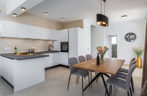 Markovac House | New and dog-friendly villa with panoramic sea views, private pool, barbecue area, baby cot, washing machine