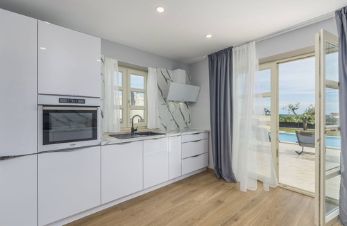 Kastelir Villa | New stone villa with a pool