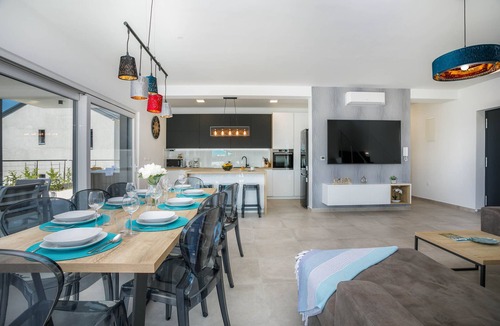 Malinska-Dubasnica Villa | New villa with pool, whirlpool, sea view - TRAVELER Reiseburo Krk ID 2125