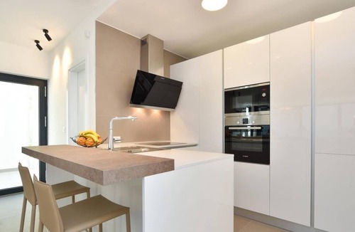 Omis Villa | Newly Built Villa with Large Pool and Steam Room