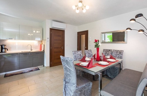 Jurandvor Apartment | Newly decorated apartment with jacuzzi in Jurandvor, not far from Baška