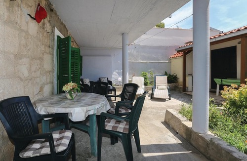 Kastel Kambelovac Apartment | Nice apartment in Kastel Kambelovac