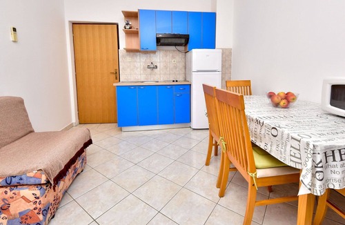 Tribanj Apartment | Nice apartment for 3 guests with A/C, WIFI, TV and terrace