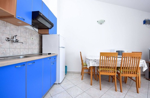 Tribanj Apartment | Nice apartment for 3 guests with A/C, WIFI, TV and terrace