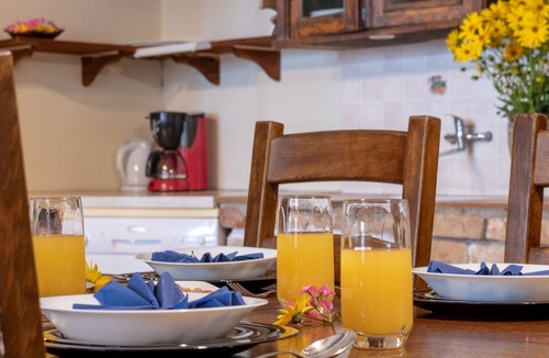 Jezenj Apartment | Nice apartment for 4 guests with pool, hot tub, WIFI, TV, terrace and pets allowed