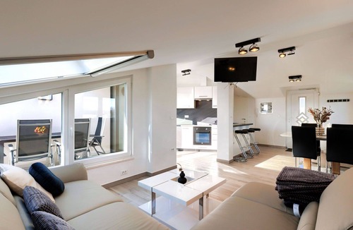 Murine Apartment | Nice apartment for 4 guests with A/C, WIFI, pool, TV and terrace