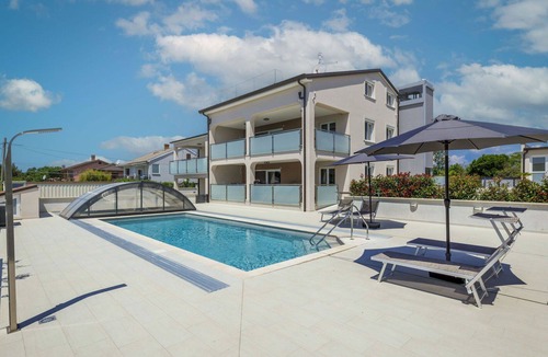 Murine Apartment | Nice apartment for 4 guests with A/C, WIFI, pool, TV and terrace