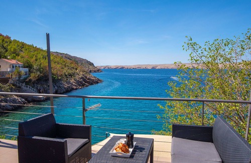 Stinica Apartment | Nice apartment for 4 people with A/C, WIFI, TV and terrace