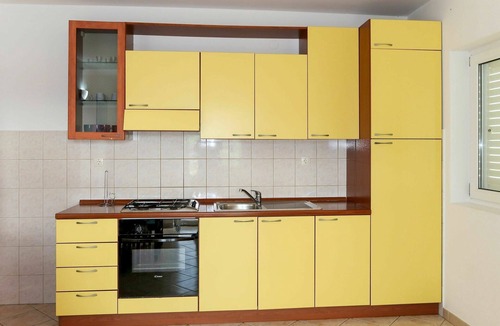 Vrbanj Apartment | Nice apartment for 5 guests with WIFI, TV and balcony