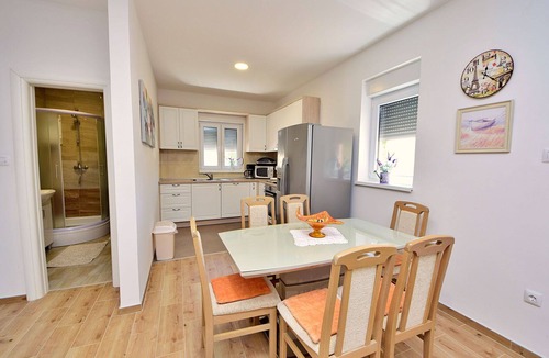 Dusina Apartment | Nice apartment for 8 guests with A/C, WIFI, private pool, TV and terrace