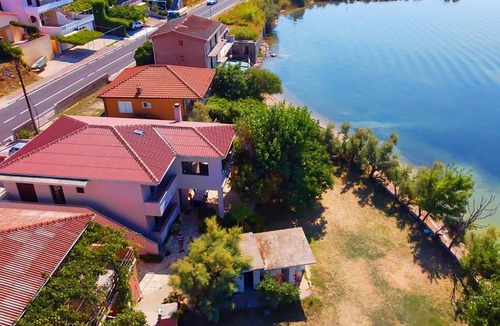 Dinjiska Apartment | Nice apartment in Dinjiska with house sea view