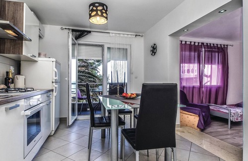 Jesenice Apartment | Nice apartment in Jesenice with WiFi