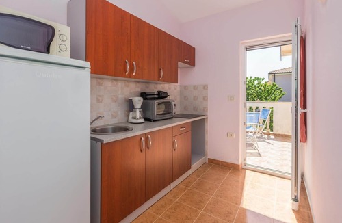 Kastel Apartment | Nice apartment in Kastel with kitchen