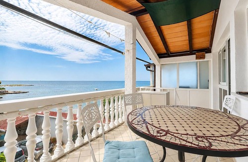Krizine Apartment | Nice apartment in Krizine with lake view