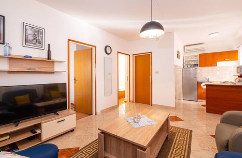 Krusevo Apartment | Nice apartment in Krusevo with house sea view