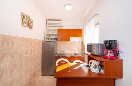 Krusevo Apartment | Nice apartment in Krusevo with house sea view