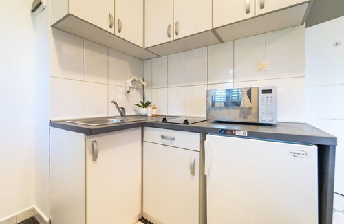 Obrovac Apartment | Nice apartment in Krusevo with WiFi