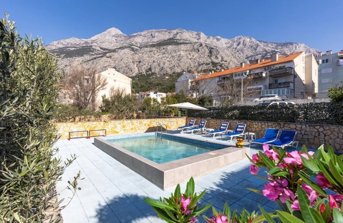 Dugis Apartment | Nice apartment in Makarska