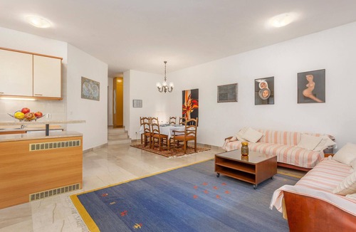 Njivice Apartment | Nice apartment in Njivice with WiFi