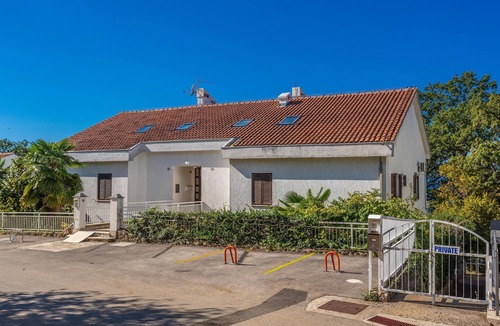 Njivice Apartment | Nice apartment in Njivice with WiFi