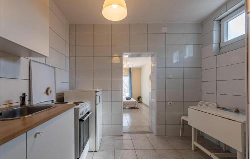 Bosana Apartment | Nice Apartment In Novalja With Kitchen